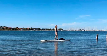 En tur på paddle boardet væk fra familien, kan give ny energi.
